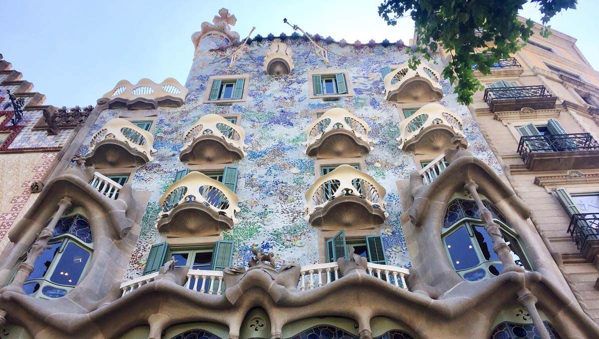 Дом архитектора Антонио Гауди Casa Battlo в Барселоне