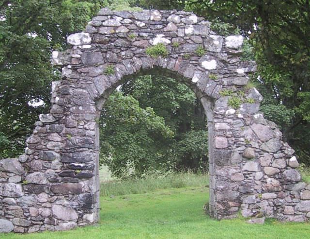 Садовая арка из натурального камня
