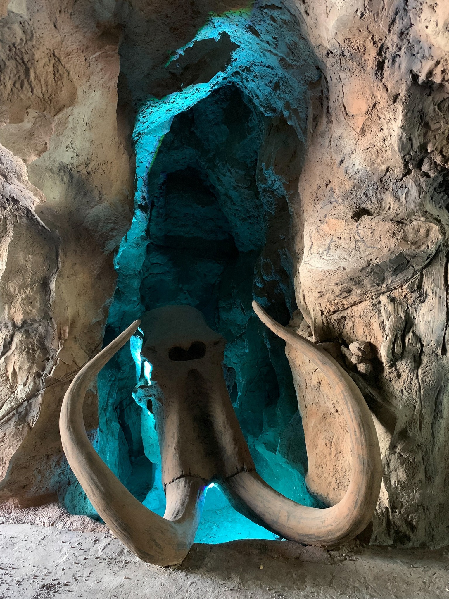 Декор пещеры