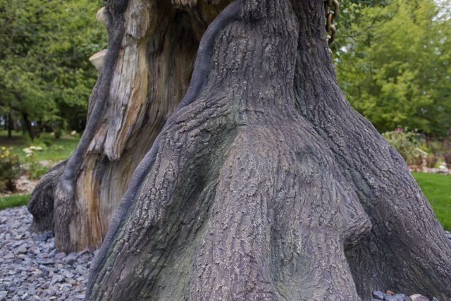 Садово-парковая скульптура дерева