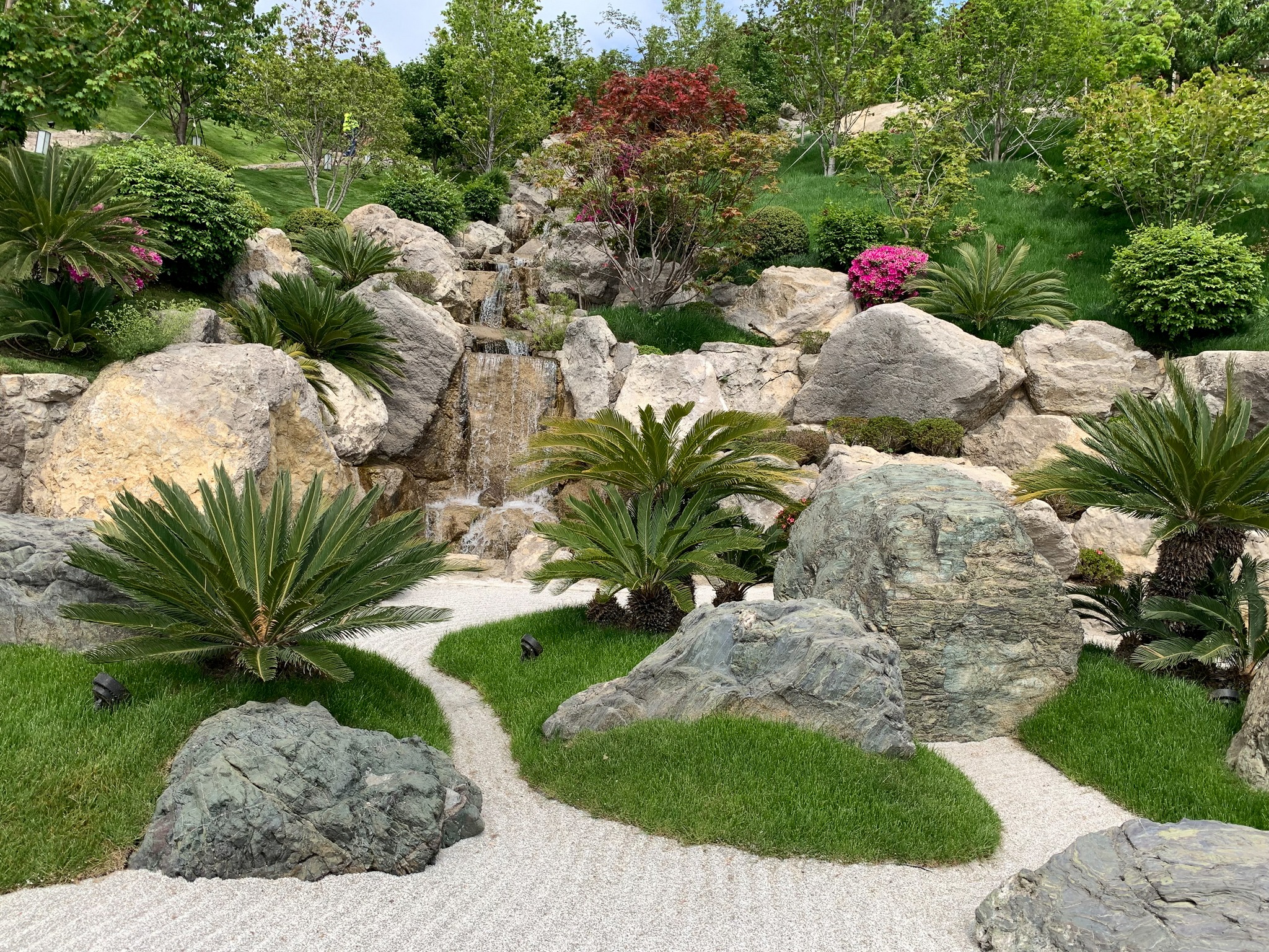 Водопад в саду
