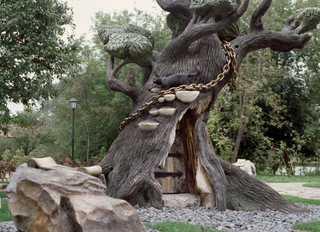 Ландшафтная скульптура дерева