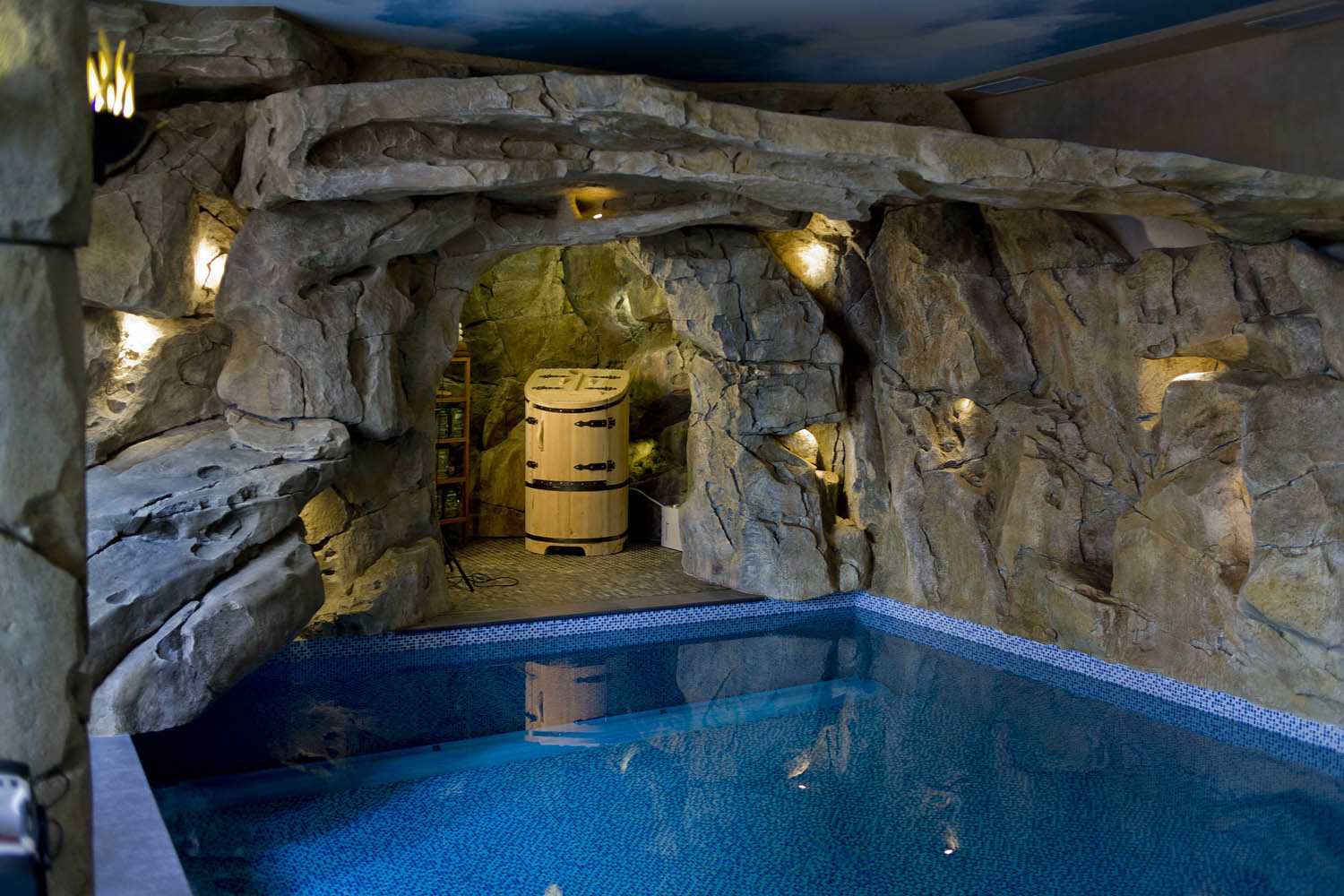 Зона бассейна из архитектурного бетона